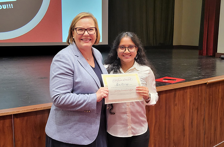 Dr. Farmer-Kaiser and 3MT 1st place winner Bibi Aseeya Mohamed