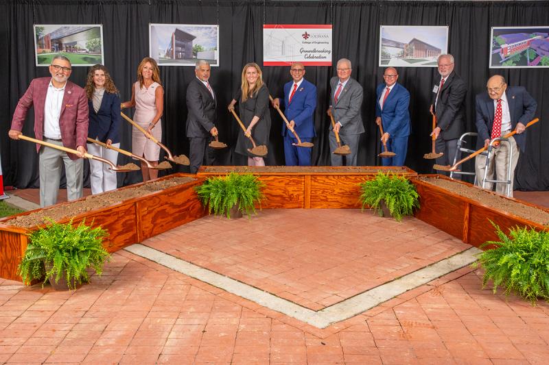 Participants in the engineering groundbreaking